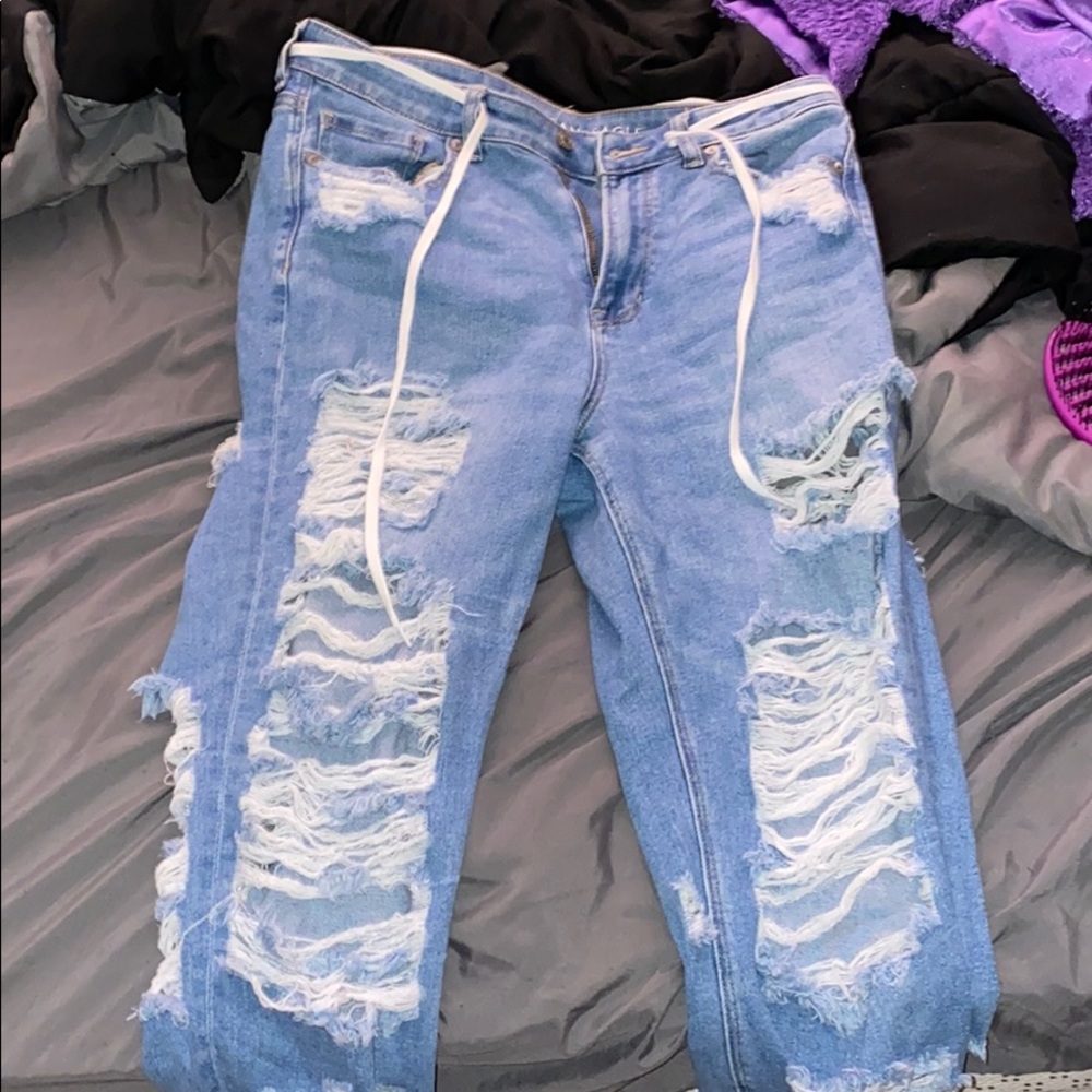 AMERICAN EAGLE RIPPED JEANS‼️